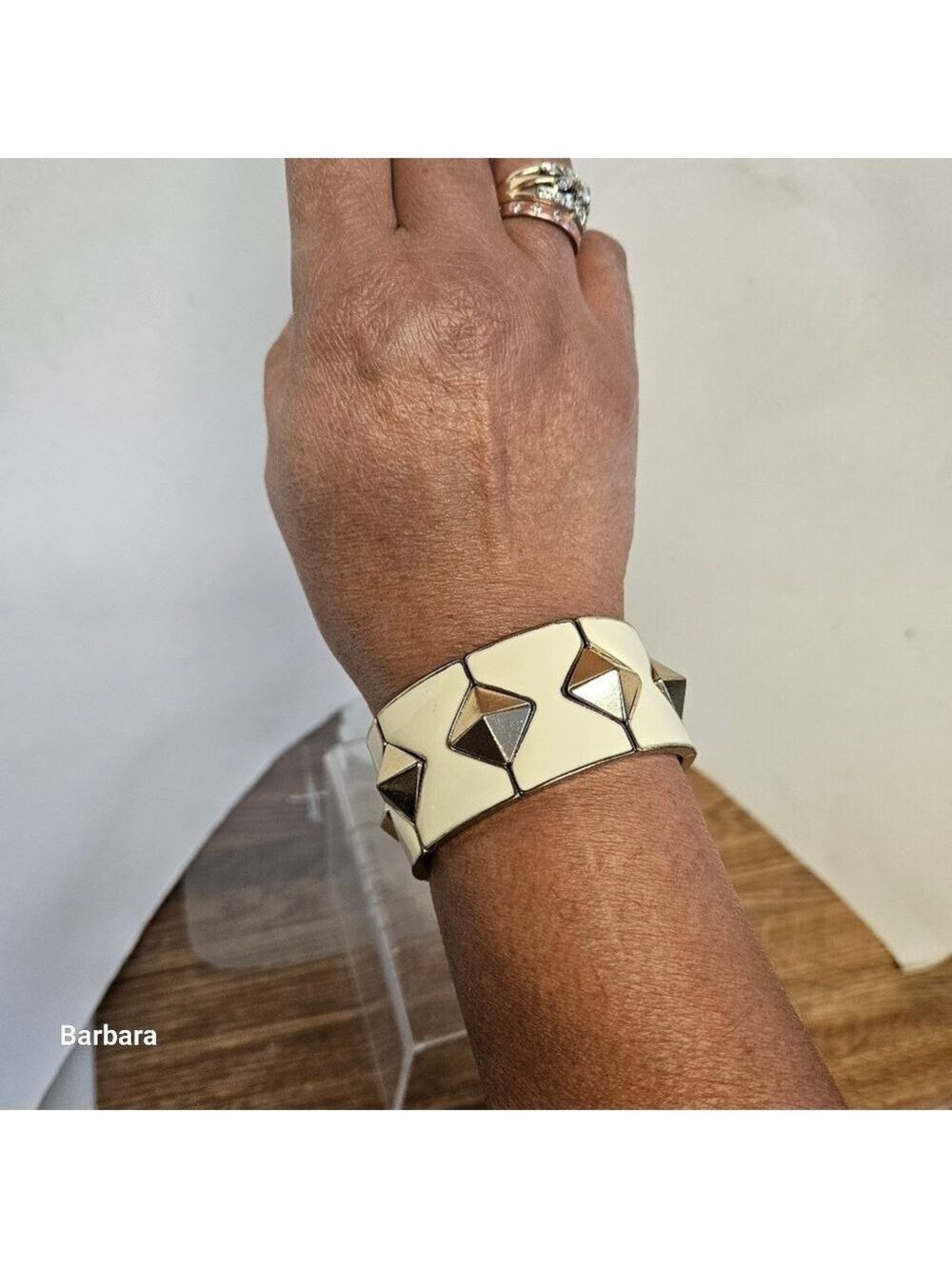 Vintage Cream and Gold-tone Accent Stretch Bracelet